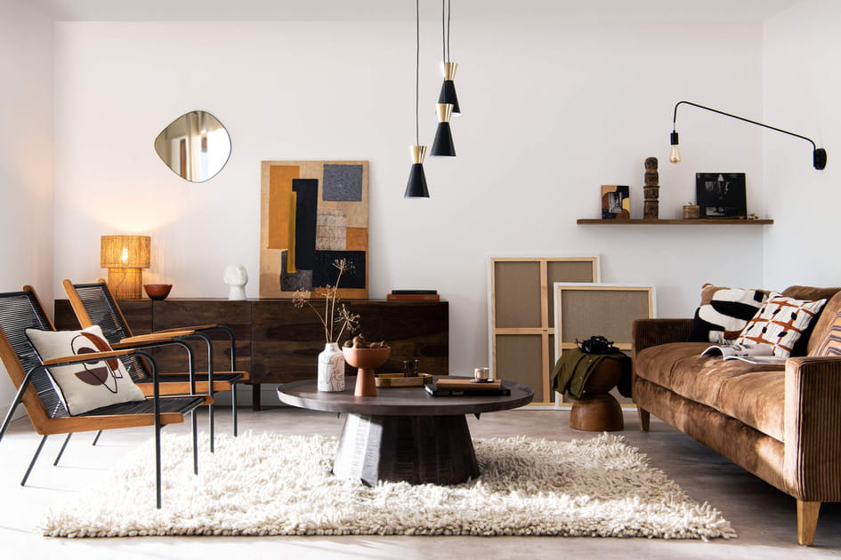 Plusieurs luminaires pour &eacute;clairer la pi&egrave;ce