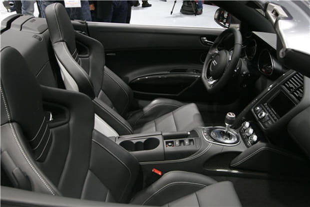 La R8 enlève le haut