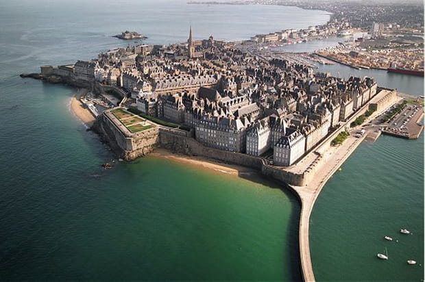 Survol des départements français