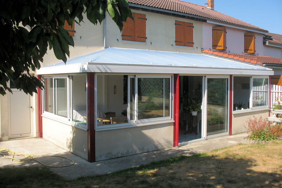 Une v&eacute;randa en acier et alu