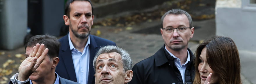 En images&nbsp;: l'hommage de la famille, des proches et soutiens de Nicolas Sarkozy avant son entr&eacute;e en prison