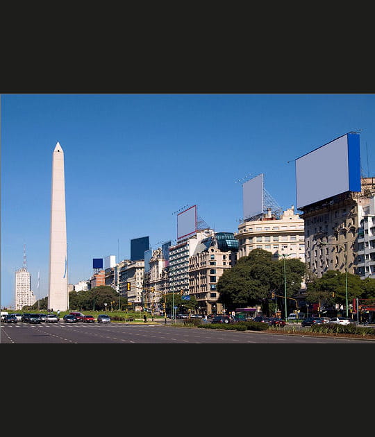 9&nbsp;de&nbsp;Julio&nbsp;&agrave;&nbsp;Buenos&nbsp;Aires,&nbsp;plus&nbsp;large&nbsp;avenue