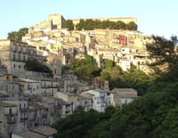 Sale temps pour la planète : Sicile : de Charybde en Scylla