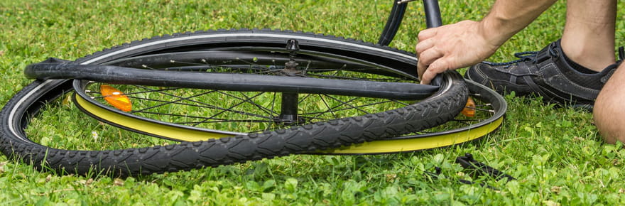 R&eacute;parer une crevaison de roue de v&eacute;lo