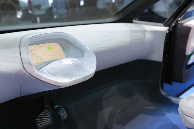 Le volant rangé dans la planche de bord !