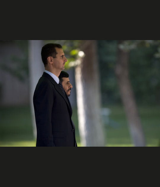 Derri&egrave;re le masque