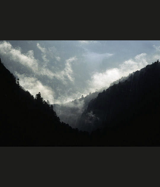Vallon au cr&eacute;puscule