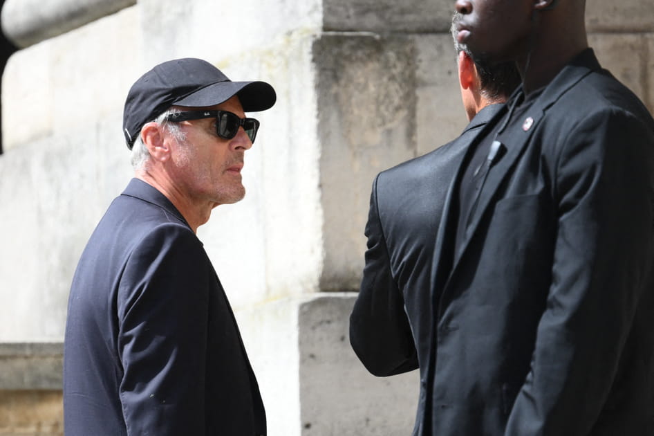 Laurent Baffie aux obs&egrave;ques de Thierry Ardisson