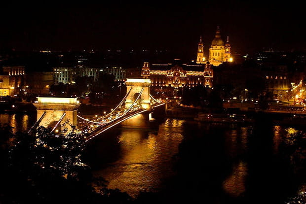 La perle du Danube sous ses projecteurs