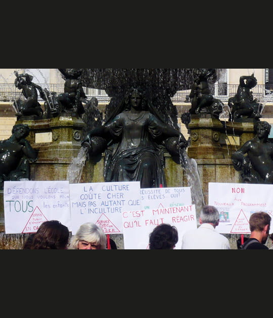 Une manifestation au milieu des Belles Chaises
