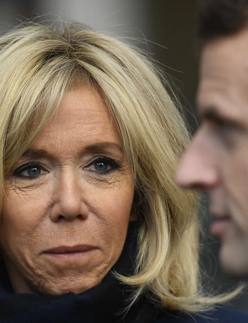 Elle poss&egrave;de une bonne dose d'autod&eacute;rision