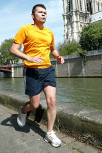 pour démarrer, un footing de 30 minutes une à trois fois par semaine est idéal. 