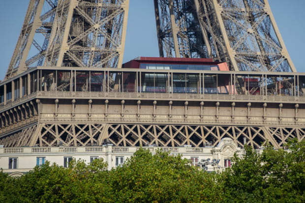 L'hommage d'Eiffel aux 72 savants