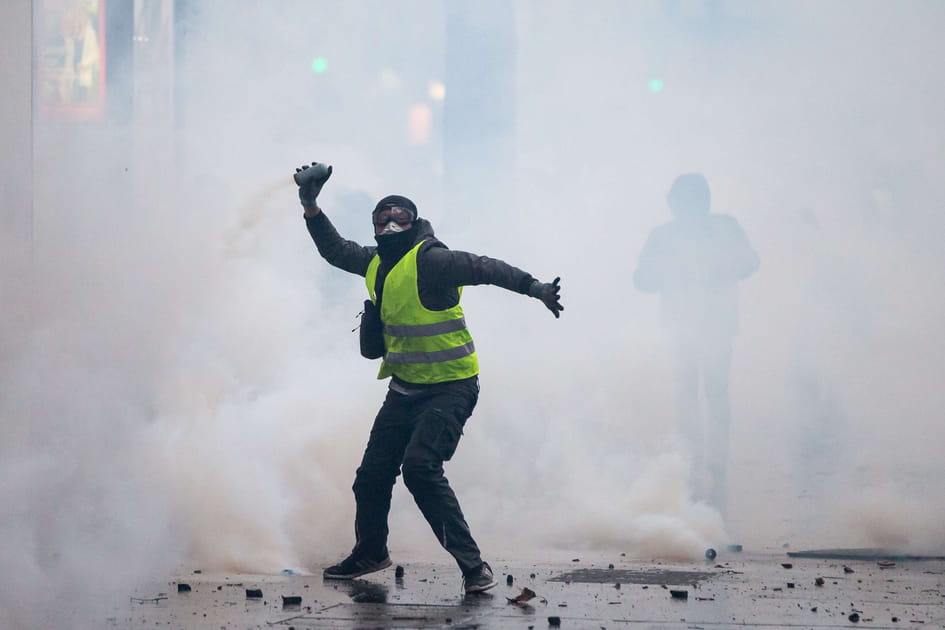 Gilets jaunes&nbsp;: les images choc &agrave; Paris