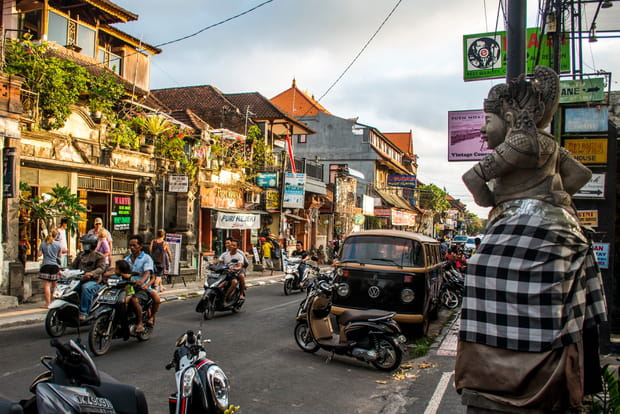 Faire du yoga à Ubud