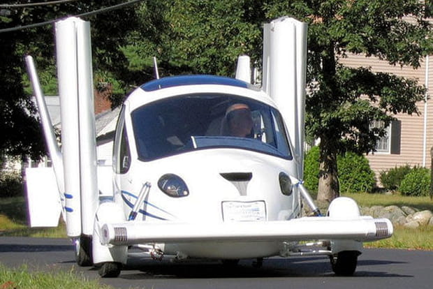 La première voiture volante