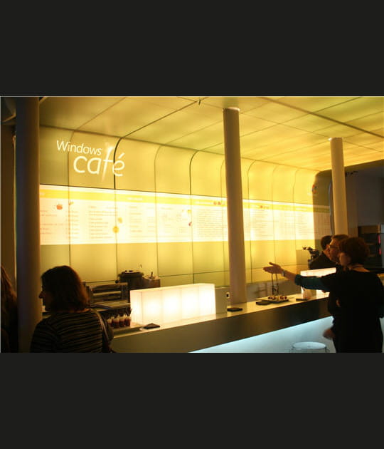 De la d&eacute;coration, mais aussi un vrai caf&eacute;