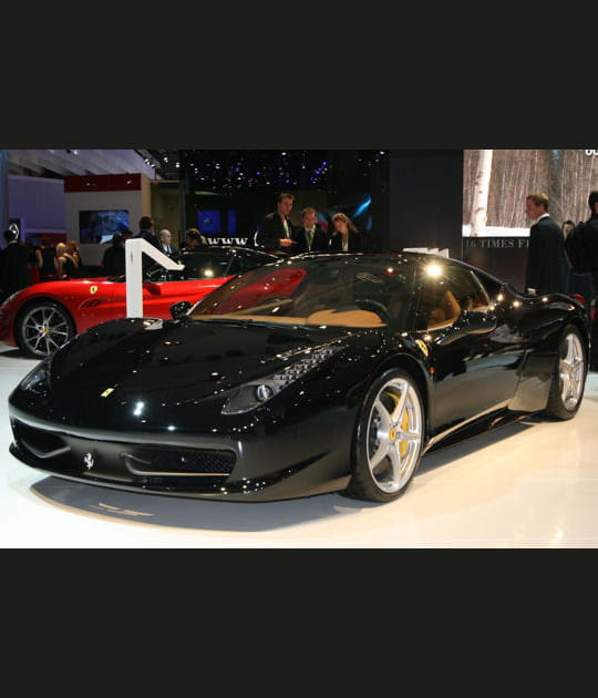 Mondial de l'automobile de Paris 2010&nbsp;: elles&nbsp;valent&nbsp;plus&nbsp;de&nbsp;100&nbsp;000&nbsp;euros