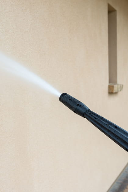 Profiter du m&eacute;nage de printemps pour nettoyer votre fa&ccedil;ade