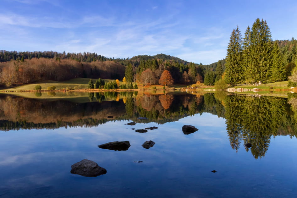 Le lac Genin et ses airs de Canada &agrave; la Toussaint
