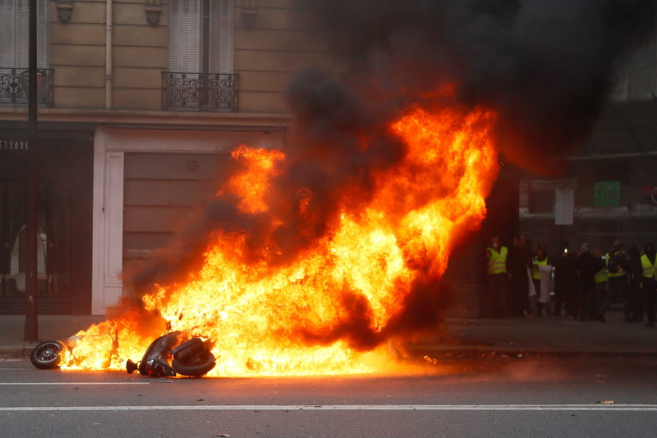 Gilets jaunes&nbsp;: les images choc &agrave; Paris