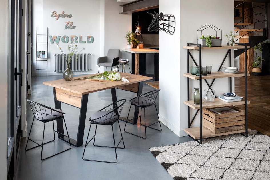 Une &eacute;tag&egrave;re au style industriel
