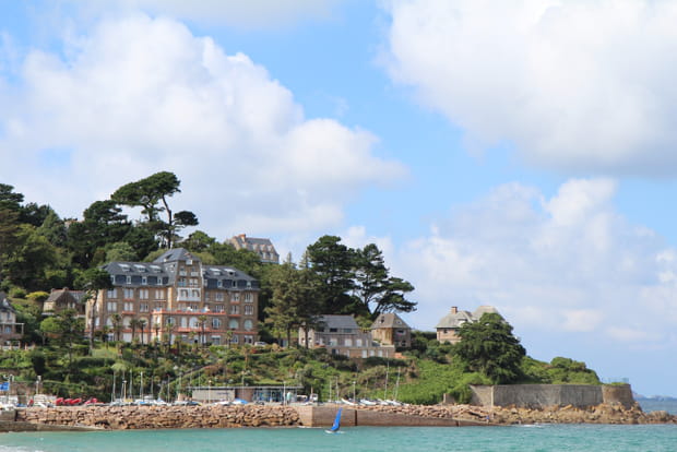 Perros-Guirec, un village balnéaire réputé en Bretagne