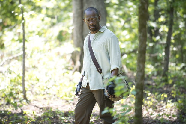 Morgan s'aventure seul dans la forêt...