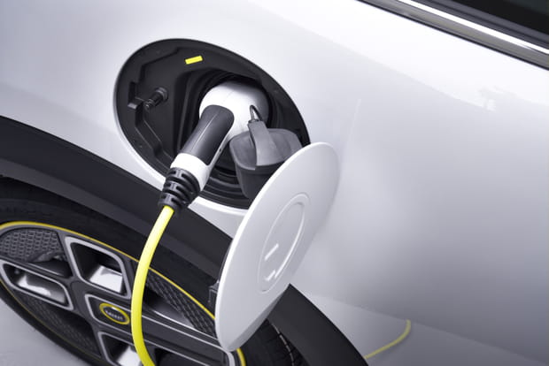 Comment recharger la Mini électrique ?