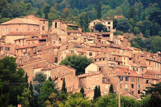 Seillans, un village provençal où le temps semble suspendu