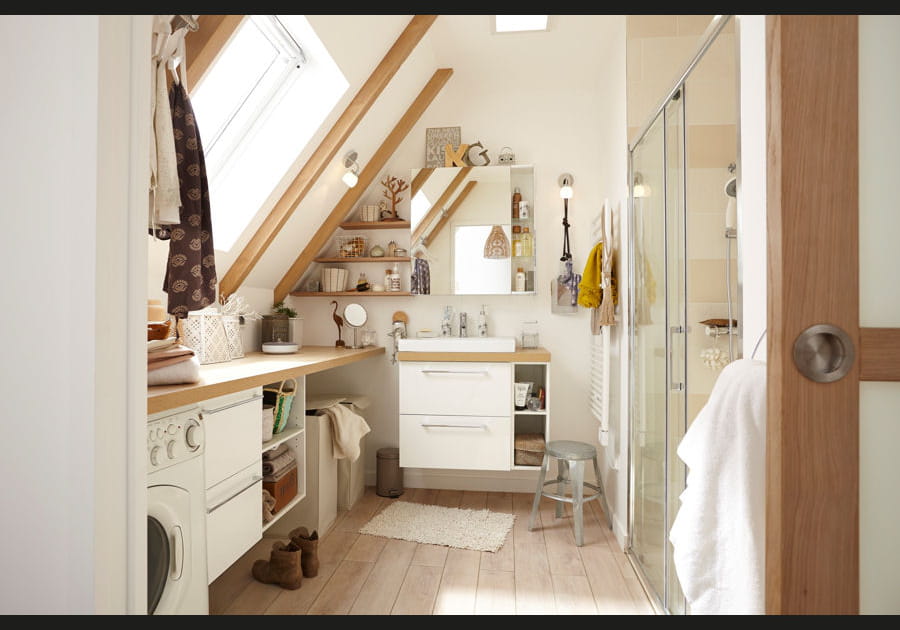 Une salle de bains fonctionnelle