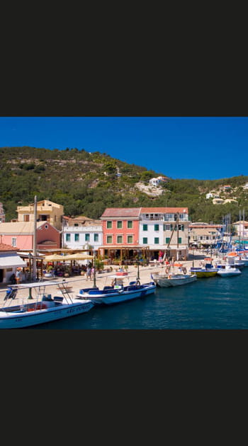 L'&icirc;le pr&eacute;serv&eacute;e de Paxos et ses grottes