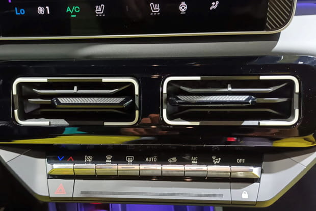 Nouvelle R5 E-Tech : les aérations sont un rappel des phares