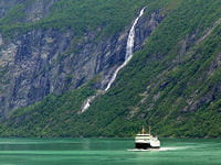 paquebot dans les fjords norvégiens 