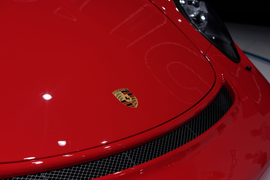 Un capot qui rappelle la Porsche 911&nbsp;GT3