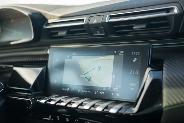 Un écran tactile pas toujours très fluide et agréable