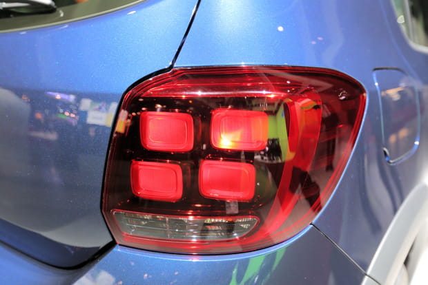 Une nouvelle signature à l'arrière