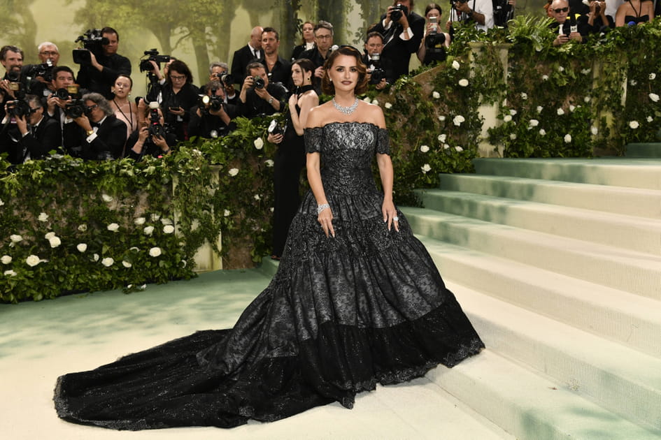 Penelope Cruz toute de noir v&ecirc;tue au Met Gala