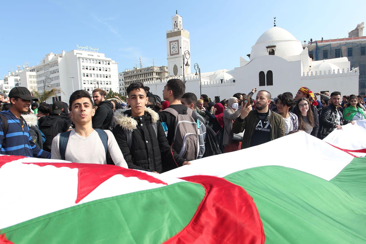 Résultat de recherche d'images pour "algerie bouteflika"