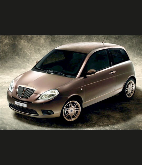 Lancia Ypsilon Versus
