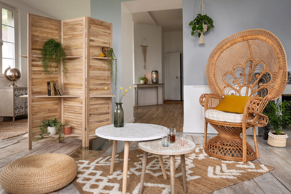 Un fauteuil en rotin