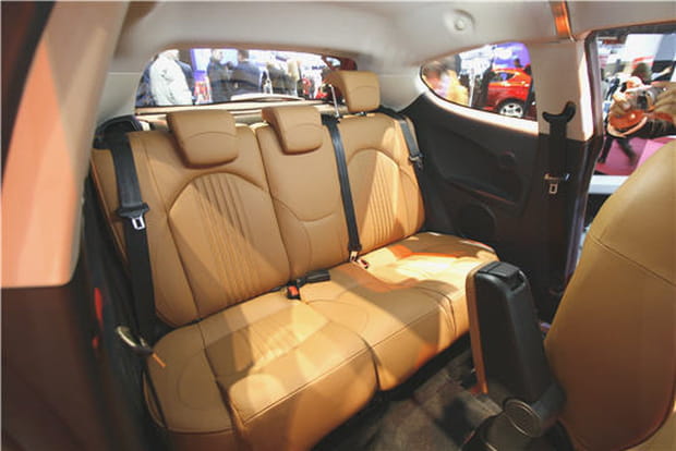 4 places et un plaisir de conduire d'une petite sportive