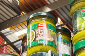 &quot;On se fait arnaquer&quot;&nbsp;: un chimiste montre ce que cache le pesto achet&eacute; en supermarch&eacute;