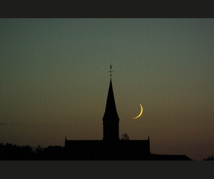 Lune et clocher