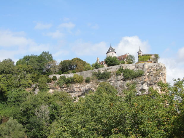 Belcastel et le pont sur l'Aveyron