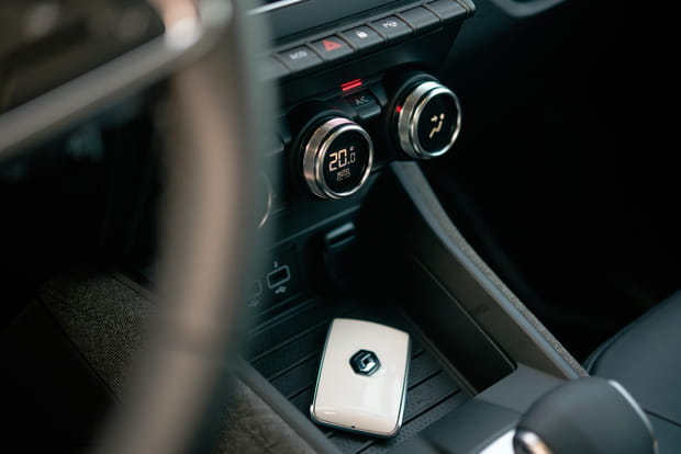 Des éléments tirés du Duster sur la console centrale