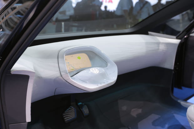 Doté de fonction autonome