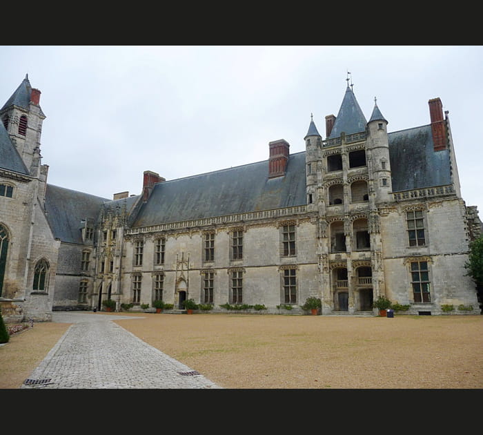 Le ch&acirc;teau de Ch&acirc;teaudun