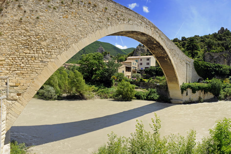 Nyons et son pont roman
