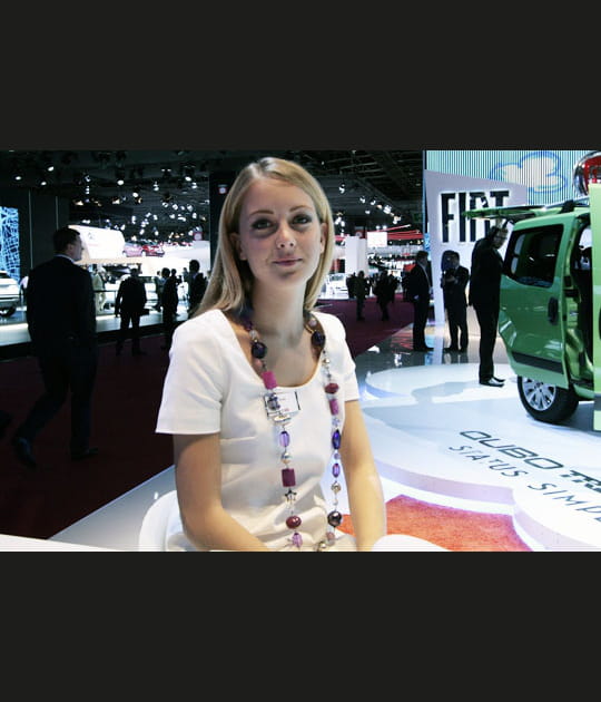 La gaiet&eacute; r&egrave;gne sur le stand Fiat